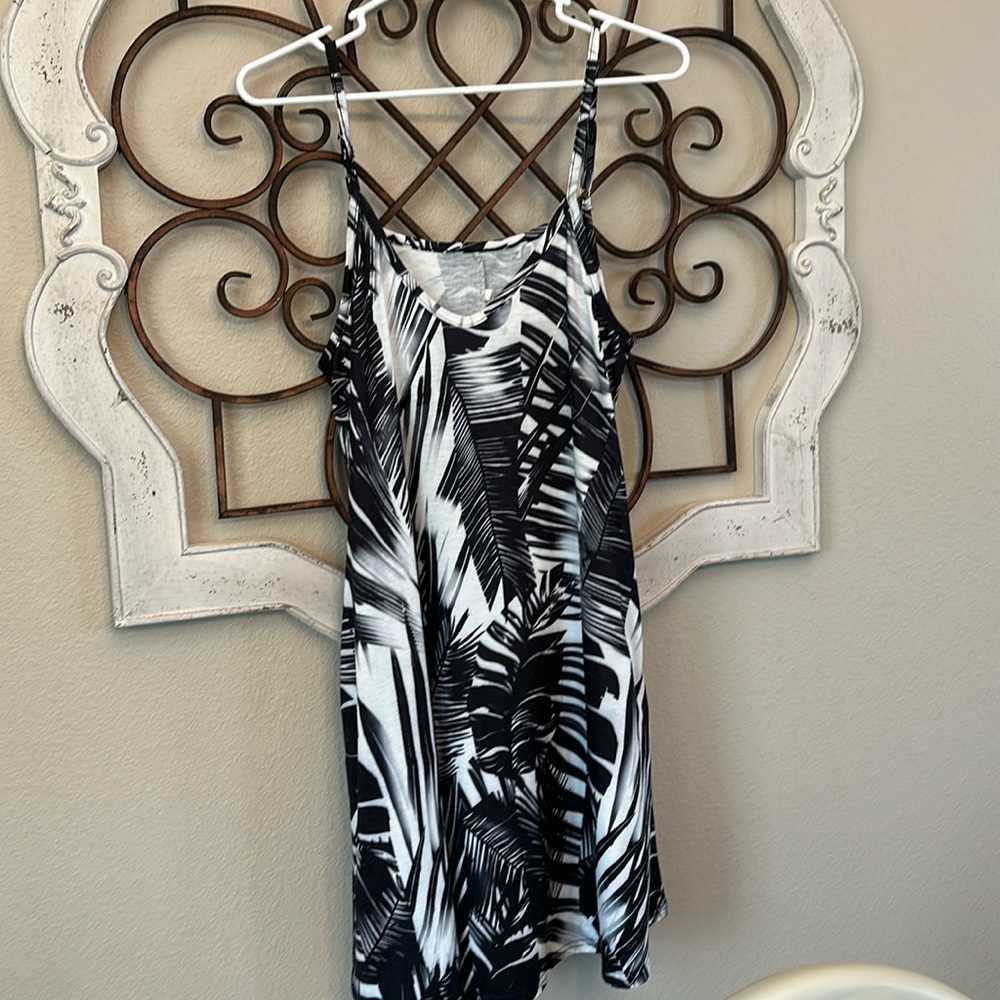 Cute sundress never worn